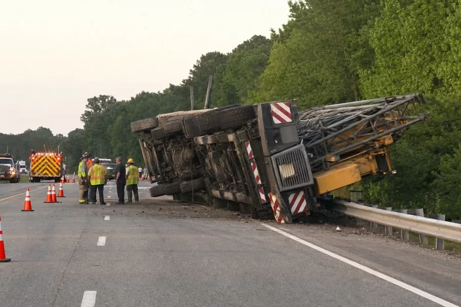 One Killed, One Injured in I-95 Crane Truck Crash Near Kenly